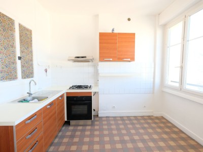 APPARTEMENT T4 - ST ETIENNE FACULTE / CENTRE DEUX - 92 m2 - VENDU