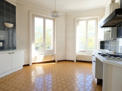APPARTEMENT T4 - ST ETIENNE FACULTE / CENTRE DEUX - 80.09 m2 - VENDU