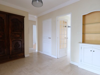 APPARTEMENT T4 A VENDRE - ST ETIENNE FACULTE / CENTRE DEUX - 100 m2 - 125000€