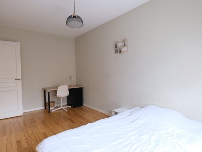 APPARTEMENT T4 A VENDRE - ST ETIENNE FACULTE / CENTRE DEUX - 100 m2 - 125000€