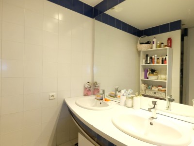 APPARTEMENT T4 A VENDRE - ST ETIENNE FACULTE / CENTRE DEUX - 98.11 m2 - 120000€