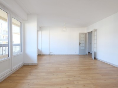 APPARTEMENT T4 A VENDRE - ST ETIENNE FACULTE / CENTRE DEUX - 91 m2 - 115 000 €