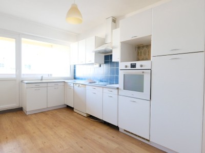 APPARTEMENT T4 A VENDRE - ST ETIENNE FACULTE / CENTRE DEUX - 91 m2 - 115 000 €