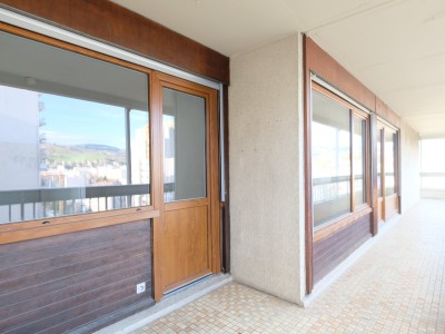 APPARTEMENT T4 A VENDRE - ST ETIENNE FACULTE / CENTRE DEUX - 91 m2 - 115 000 €