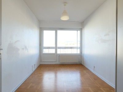 APPARTEMENT T4 A VENDRE - ST ETIENNE FACULTE / CENTRE DEUX - 91 m2 - 115 000 €
