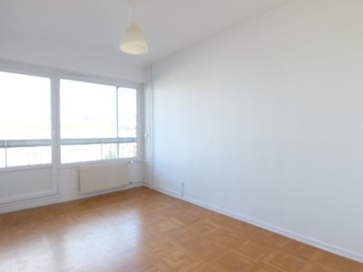 APPARTEMENT T4 A VENDRE - ST ETIENNE FACULTE / CENTRE DEUX - 91 m2 - 115 000 €