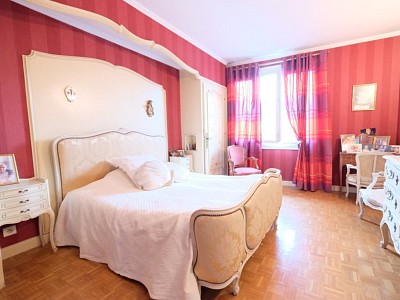 APPARTEMENT T4 A VENDRE - ST ETIENNE FAURIEL - 91,22 m2 - 187000 €