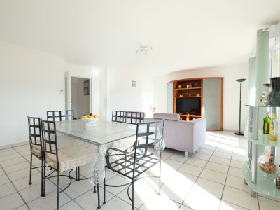APPARTEMENT T4 A VENDRE - ST ETIENNE FAURIEL - 92.92 m2 - 179000€