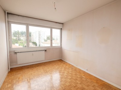 APPARTEMENT T4 A VENDRE - ST ETIENNE FAURIEL - 89 m2 - 127000€