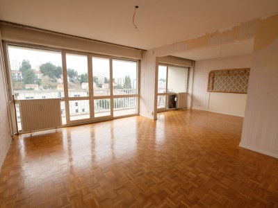 APPARTEMENT T4 A VENDRE - ST ETIENNE FAURIEL - 89 m2 - 127000€
