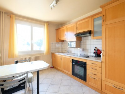 APPARTEMENT T4 A VENDRE - ST ETIENNE FAURIEL - 66.57 m2 - 90000€