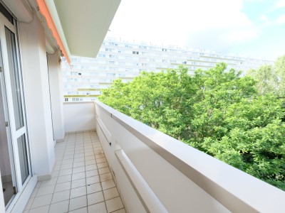 APPARTEMENT T4 A VENDRE - ST ETIENNE FAURIEL - 74.33 m2 - 109 000 €