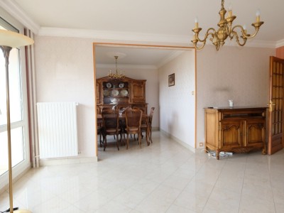 APPARTEMENT T4 A VENDRE - ST ETIENNE FAURIEL - 74.33 m2 - 109 000 €