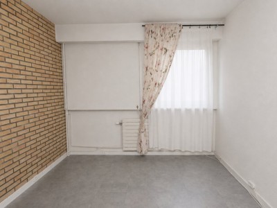 APPARTEMENT T4 A VENDRE - ST ETIENNE FAURIEL - 110.29 m2 - 119 000 €