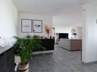 APPARTEMENT T4 A VENDRE - ST ETIENNE FAURIEL - 90.23 m2 - 175 000 €