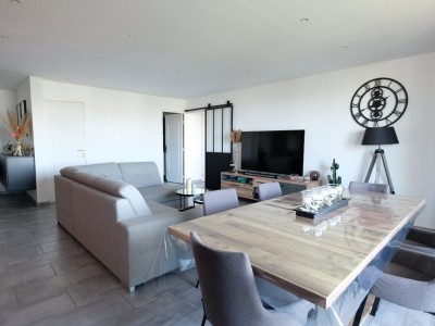 APPARTEMENT T4 A VENDRE - ST ETIENNE FAURIEL - 90.23 m2 - 175 000 €
