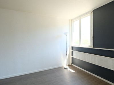 APPARTEMENT T4 A VENDRE - ST ETIENNE LA MÉTARE - 73.86 m2 - 62 000 €
