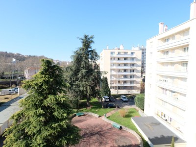 APPARTEMENT T4 A VENDRE - ST ETIENNE LA TERRASSE - 68.83 m2 - 83�000�&euro;