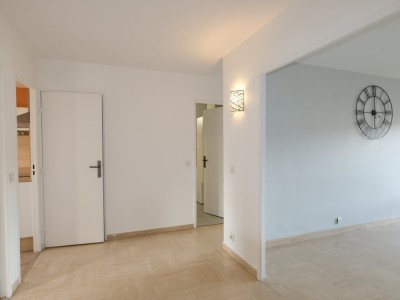 APPARTEMENT T4 A VENDRE - ST ETIENNE MONTPLAISIR - 81.14 m2 - 116500€