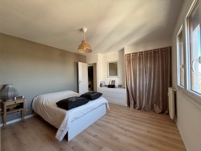 APPARTEMENT T4 A VENDRE - VILLARS - 84.7 m2 - 125 000 &euro;