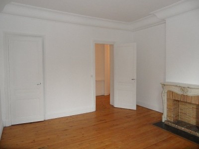 BELLEVUE A LOUER - ST ETIENNE BELLEVUE - 129 m2 - 846 € charges comprises par mois