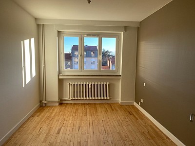 CITE DU DESIGN A LOUER - ST ETIENNE BERGSON - 114.78 m2 - 910 &euro; charges comprises par mois