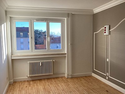 CITE DU DESIGN A LOUER - ST ETIENNE BERGSON - 114.78 m2 - 910 &euro; charges comprises par mois