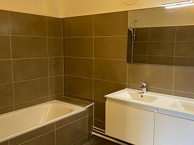 CITE DU DESIGN A LOUER - ST ETIENNE BERGSON - 114.78 m2 - 910 &euro; charges comprises par mois