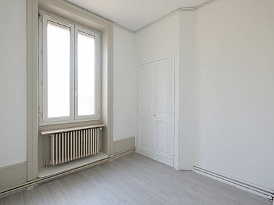 APPARTEMENT T3 A LOUER - ST ETIENNE CENTRE VILLE - 107.02 m2 - 750€ charges comprises par mois