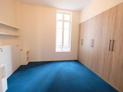 APPARTEMENT T5 A LOUER - ST ETIENNE CENTRE VILLE - 226 m2 - 1700 € charges comprises par mois