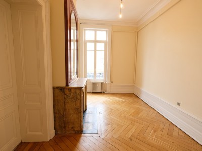 APPARTEMENT T5 A LOUER - ST ETIENNE CENTRE VILLE - 226 m2 - 1700 € charges comprises par mois