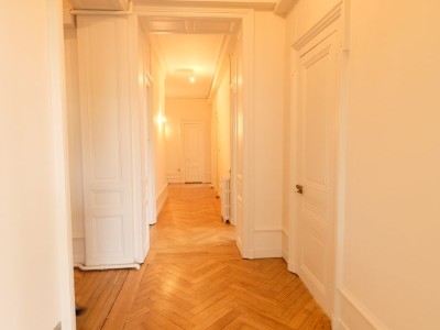 APPARTEMENT T5 A LOUER - ST ETIENNE CENTRE VILLE - 226 m2 - 1700 € charges comprises par mois