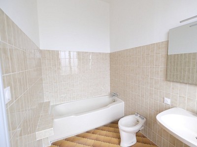 APPARTEMENT T5 A LOUER - ST ETIENNE CENTRE VILLE - 151.65 m2 - 1400€ charges comprises par mois