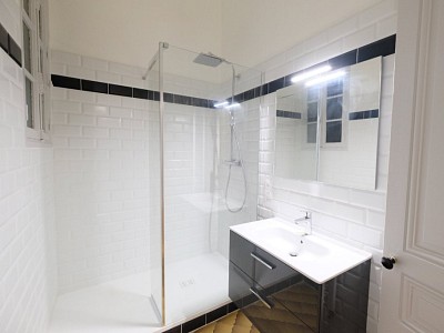 APPARTEMENT T5 A LOUER - ST ETIENNE CENTRE VILLE - 151.65 m2 - 1400€ charges comprises par mois