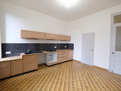 APPARTEMENT T5 A LOUER - ST ETIENNE CENTRE VILLE - 151.65 m2 - 1400€ charges comprises par mois