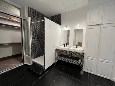 APPARTEMENT T5 A LOUER - ST ETIENNE CENTRE VILLE - 116 m2 - 895 € charges comprises par mois