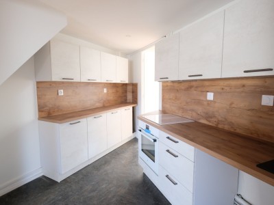 APPARTEMENT T5 A LOUER - ST ETIENNE CENTRE VILLE - 124.24 m2 - 920€ charges comprises par mois
