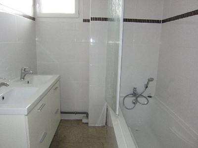 APPARTEMENT T5 A LOUER - ST ETIENNE CENTRE VILLE - 106.74 m2 - 890€ charges comprises par mois