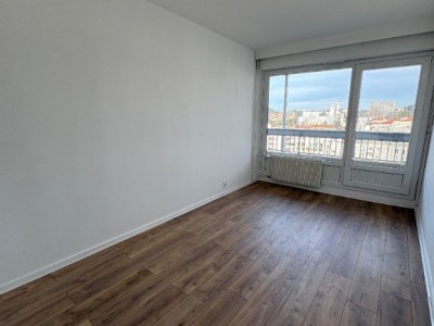 APPARTEMENT T5 A LOUER - ST ETIENNE FACULTE / CENTRE DEUX - 115.28 m2 - 940�&euro; charges comprises par mois