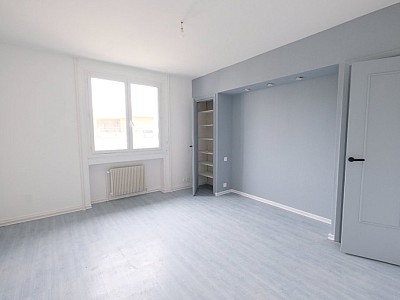 APPARTEMENT T5 A LOUER - ST ETIENNE FAURIEL - 134.03 m2 - 1 185 € charges comprises par mois