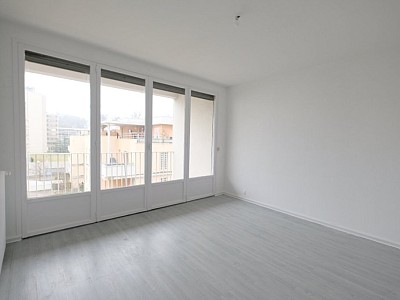 APPARTEMENT T5 A LOUER - ST ETIENNE FAURIEL - 134.03 m2 - 1 185 € charges comprises par mois