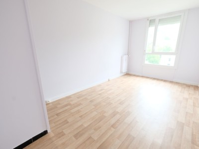 FAURIEL A LOUER - ST ETIENNE FAURIEL - 105.85 m2 - 1010 € charges comprises par mois