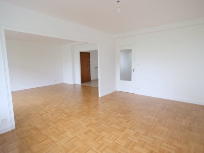 APPARTEMENT T4 A LOUER - ST ETIENNE FAURIEL - 111 m2 - 1060€ charges comprises par mois