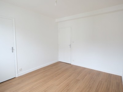 APPARTEMENT T4 A LOUER - ST ETIENNE FAURIEL - 111 m2 - 1060€ charges comprises par mois