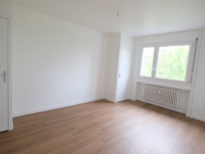 APPARTEMENT T4 A LOUER - ST ETIENNE FAURIEL - 111 m2 - 1060€ charges comprises par mois