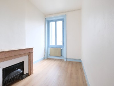 APPARTEMENT T5 A LOUER - ST ETIENNE PLACE DORIAN - 135.63 m2 - 845�&euro; charges comprises par mois