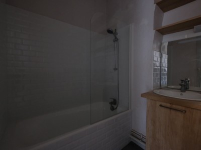 APPARTEMENT T5 A LOUER - ST ETIENNE PLACE DORIAN - 135.63 m2 - 845�&euro; charges comprises par mois