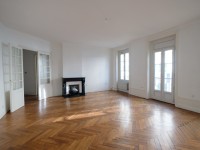 APPARTEMENT T5 A LOUER - ST ETIENNE PREFECTURE - 158 m2 - 970 € charges comprises par mois
