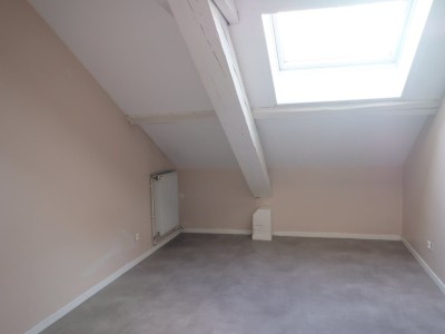 APPARTEMENT T5 A LOUER - ST ETIENNE PREFECTURE - 158 m2 - 970�&euro; charges comprises par mois