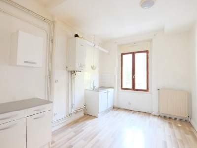 APPARTEMENT T5 A VENDRE - ST ETIENNE BELLEVUE - 104 m2 - 85000€